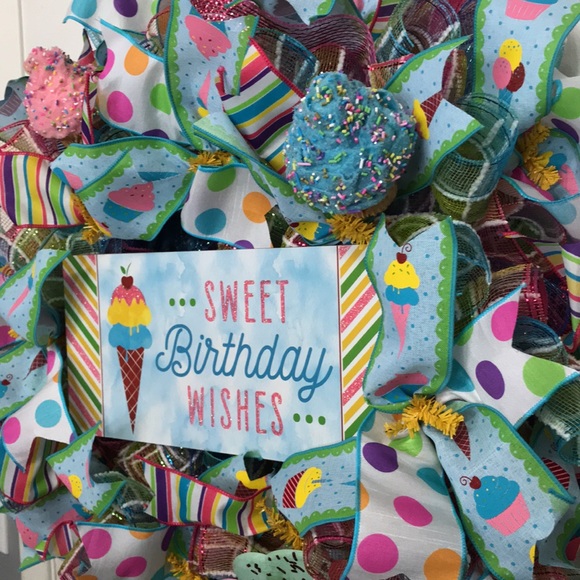 Sweet Birthday Wishes Wreath - Picture 3 of 7